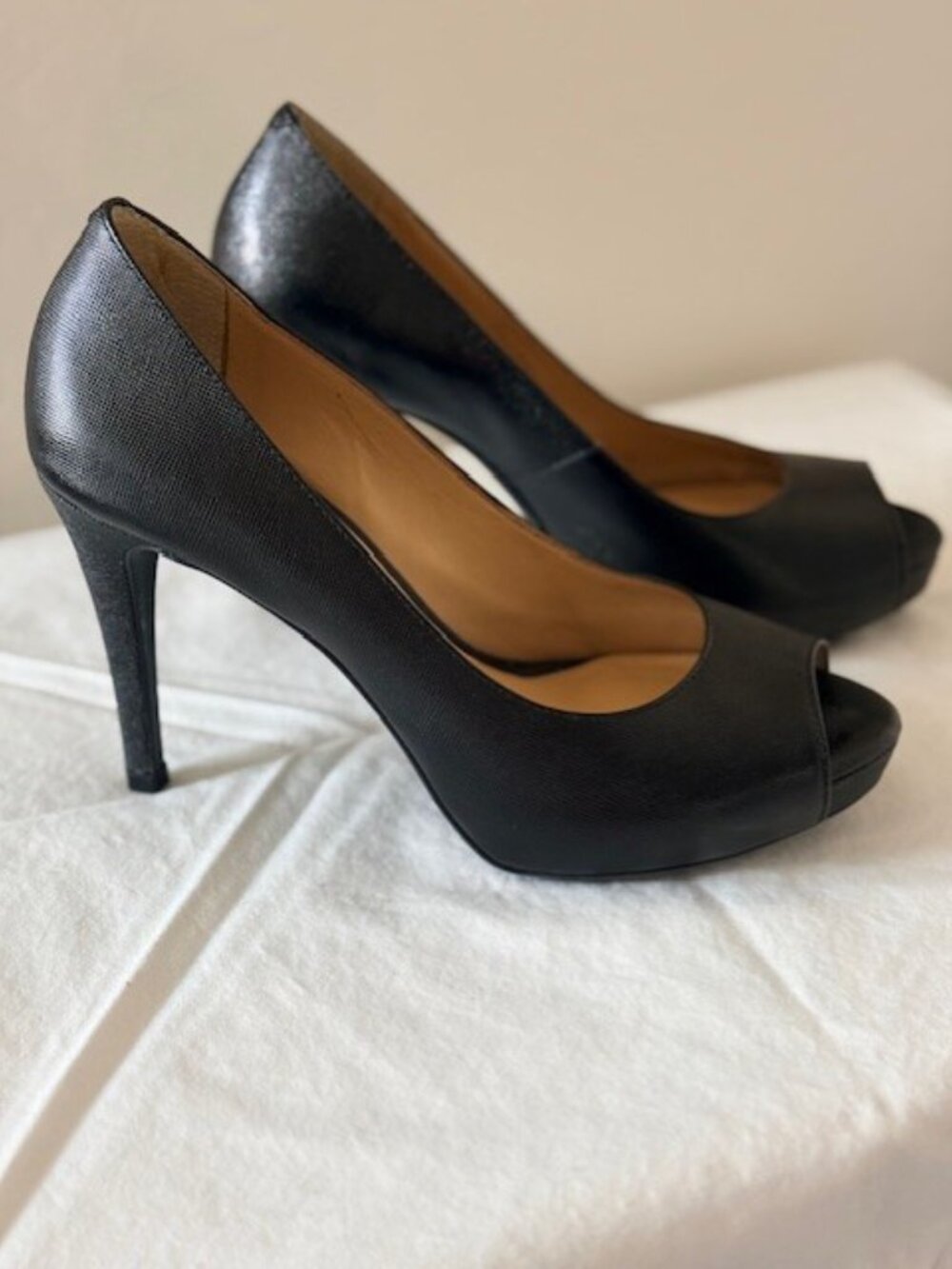 Antonio Melani Erika Peep-Toe Platform Heel, Textured, Size 8.5M - Picture 8 of 8